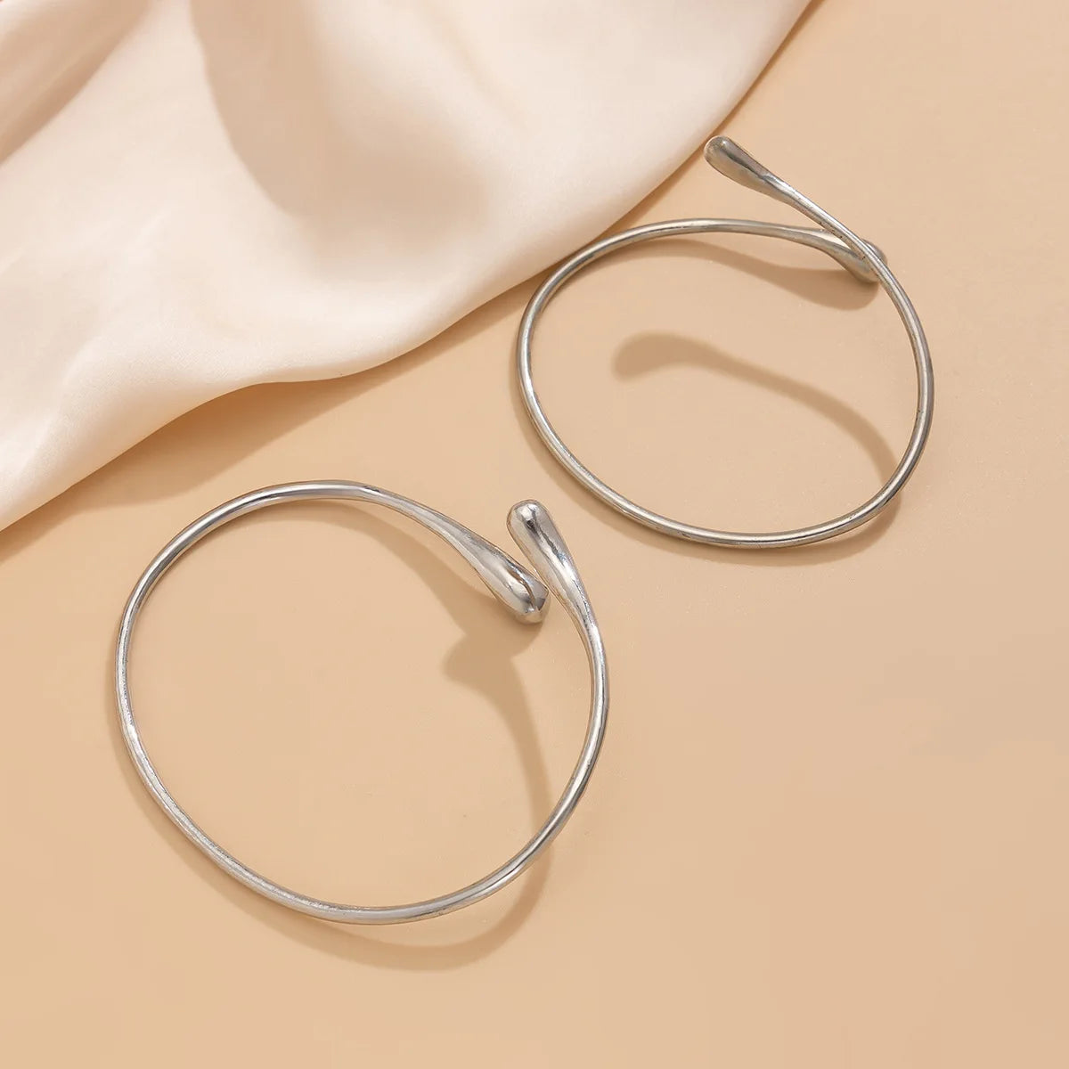 FTCY Bracelet de bras simple et vintage pour femme, tendance, géométrique, en forme de goutte d'eau, ajustable, bijoux pour femme